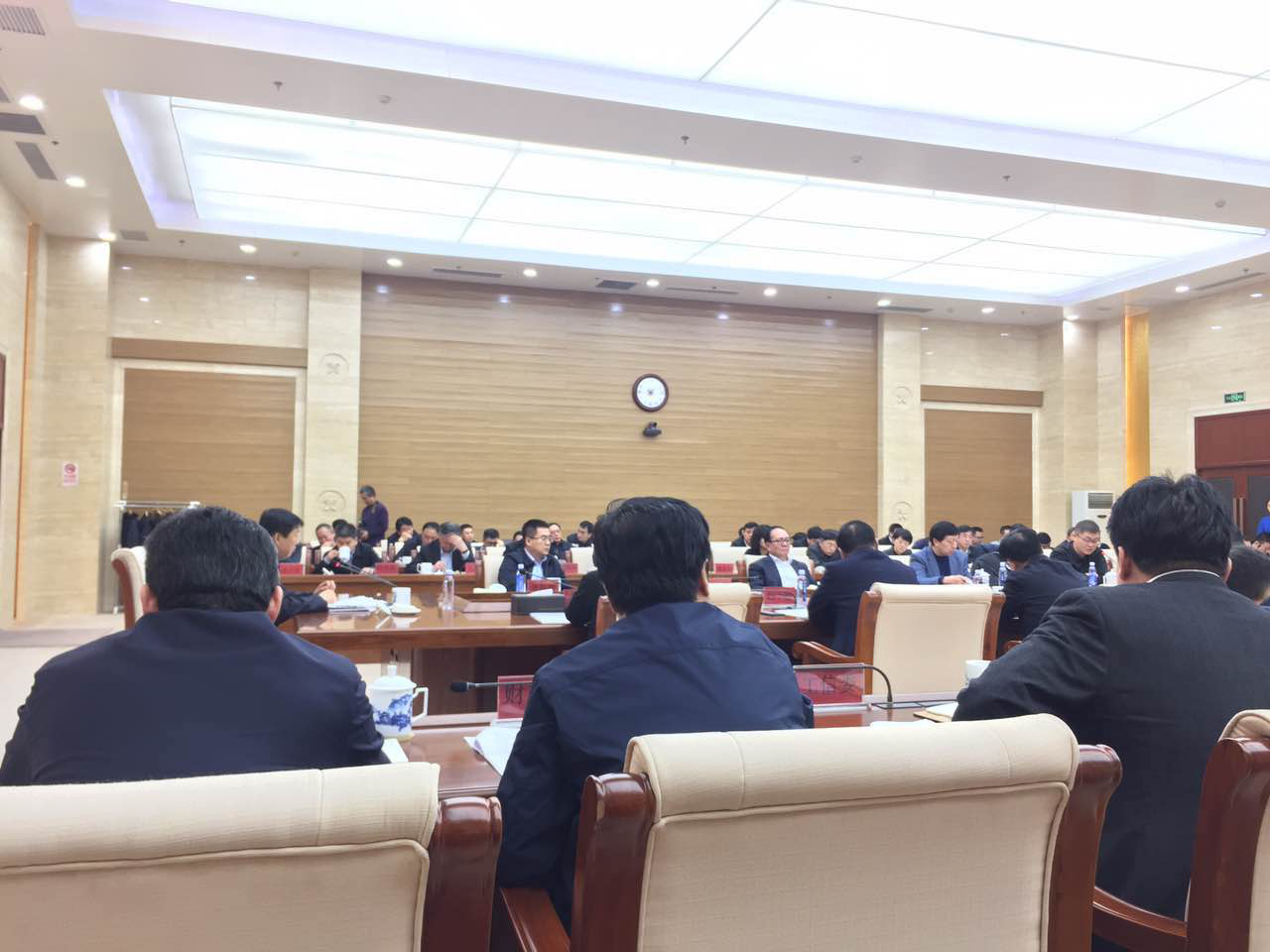 哈爾濱市外來投資企業(yè)座談會側記